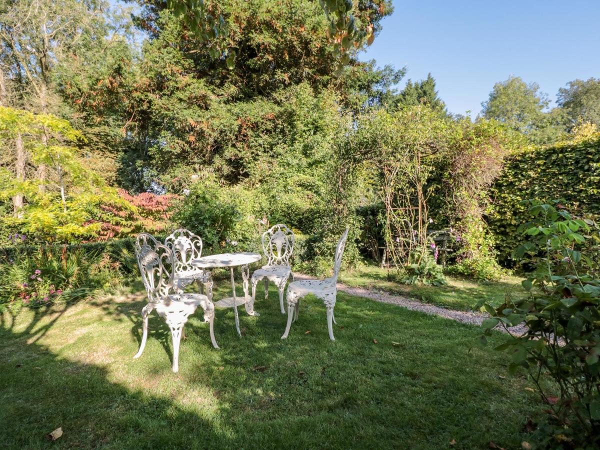 Woodlands Cottage Леминстер Экстерьер фото